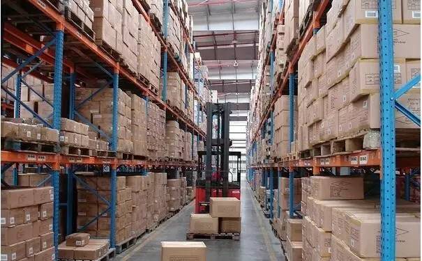 倉儲（chǔ）貨架